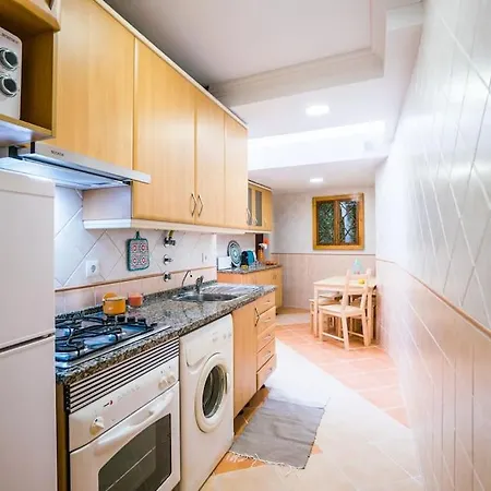 2br Next To Av Liberdade *